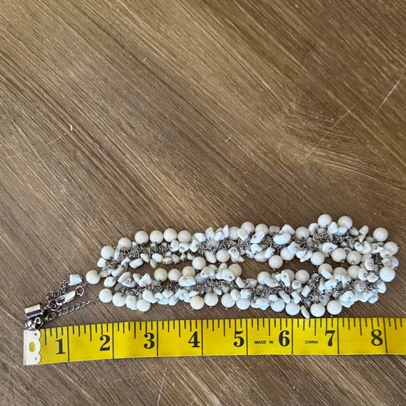 Vintage Elegant White Beaded Necklace with Silver Tone Hardware - Picture 7 of 8